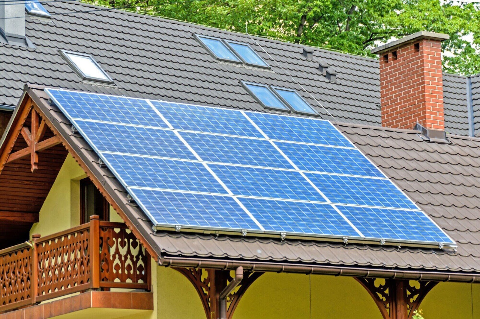 A Comprehensive Guide on How Tall Houses Can Acquire Solar Panels