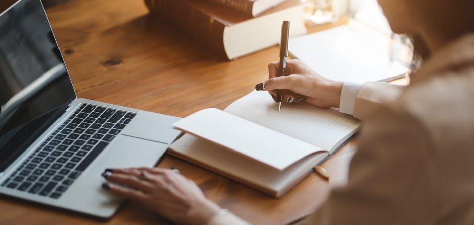 Avoid Financial Mistakes in College