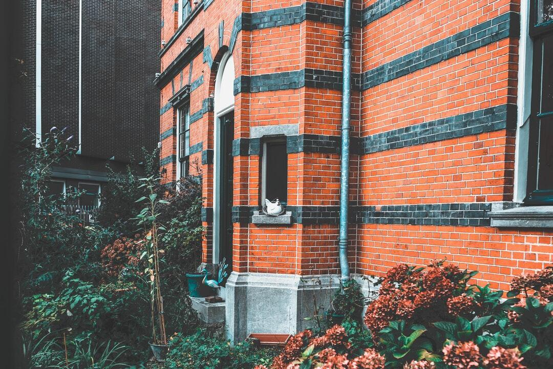 Fast Facade Refresh: Choosing Thin Clay Brick Tile Solutions