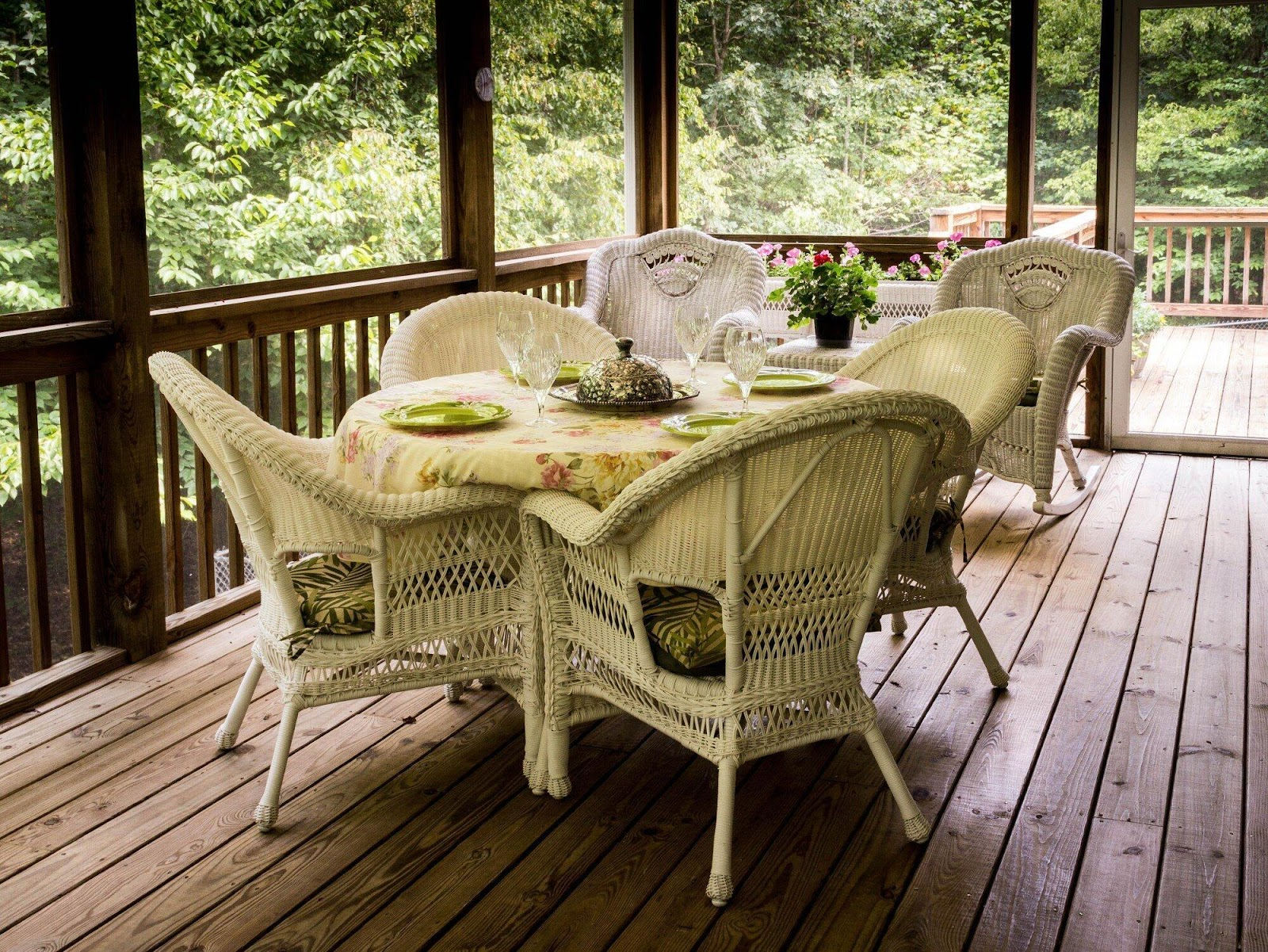 Transform Your Backyard: Deck Ideas That Increase Home Worth