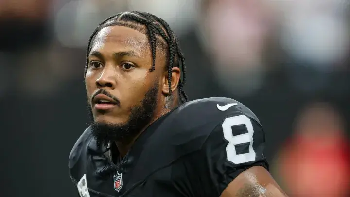 What Sets Josh Jacobs Apart from Other NFL Running Backs?